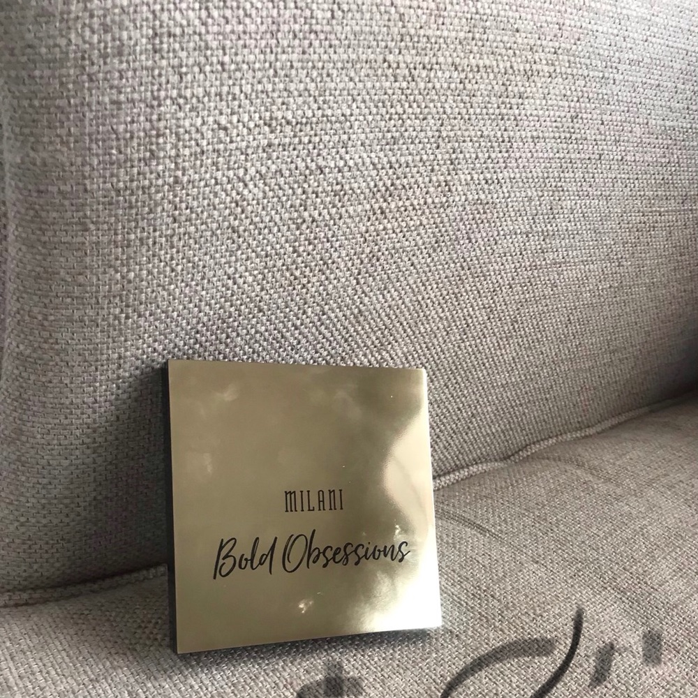 Milani Bold Obsessions Palette